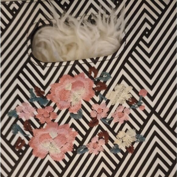 🆕👜Large Chevron Floral Print Envelope Clutch - Picture 2 of 4